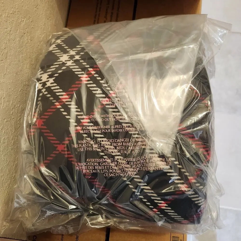 Victoria's Secret Black and Red Plaid Cozy Plush Fleece Sherpa Throw Blanket